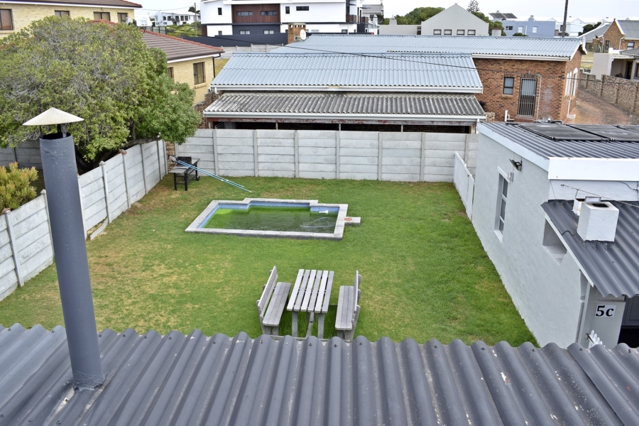 5 Bedroom Property for Sale in Struisbaai Western Cape